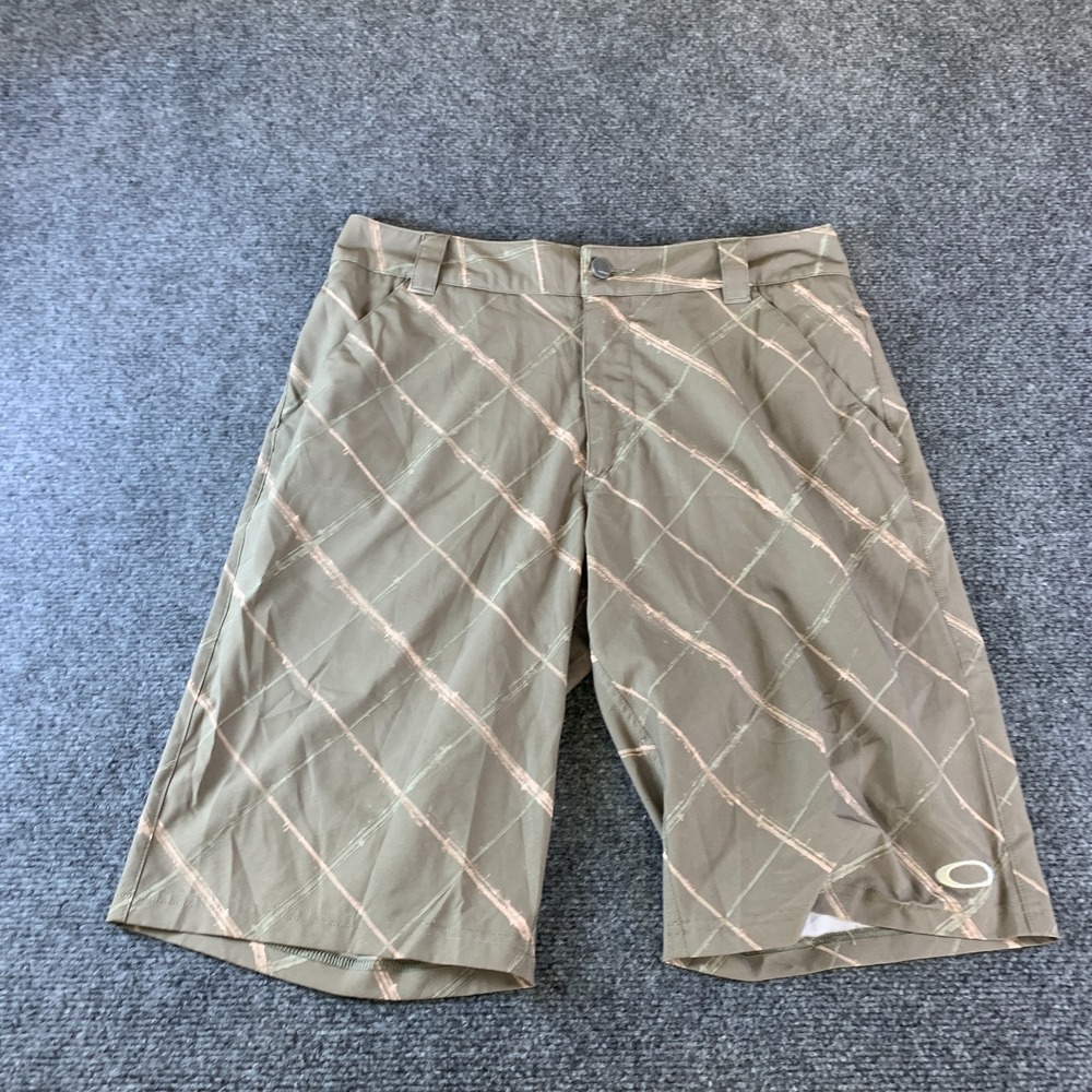 Oakley Chino Shorts Mens 32x10.5 Green Windowpane Logo Flat Front Hybrid Resort
